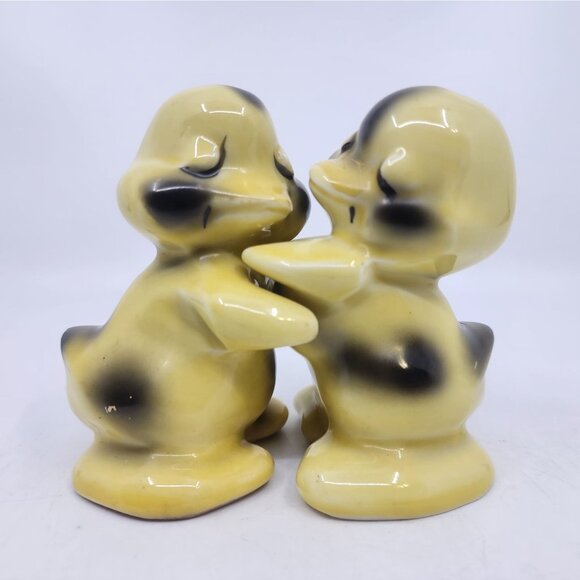 Vintage Van Telligen Hugging Duck Salt & Pepper Shakers Set Yellow Black 4 in - Picture 2 of 10